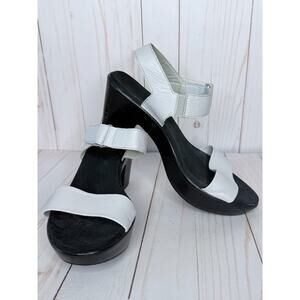 Munro American Light Grey/White Willa Platform Sandal Size 8 Wide